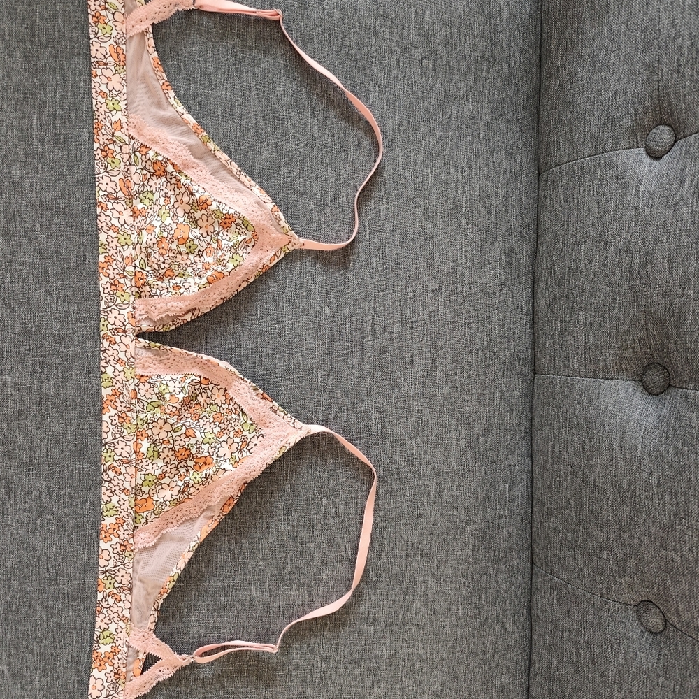 Bralette Small - Picture 2 of 9